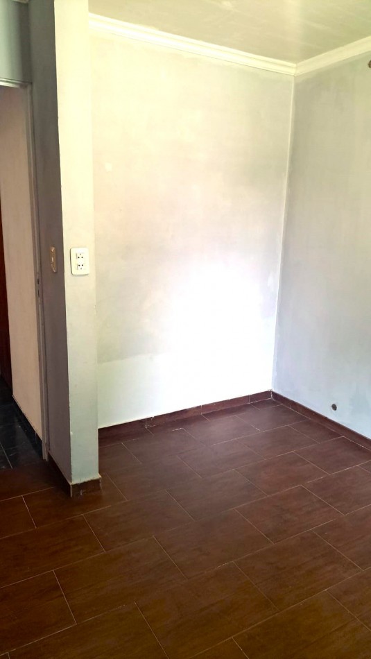 La Carolina, el Viraro al 6100, casa amplia de 3 dormitorios, quincho, pileta y patio.