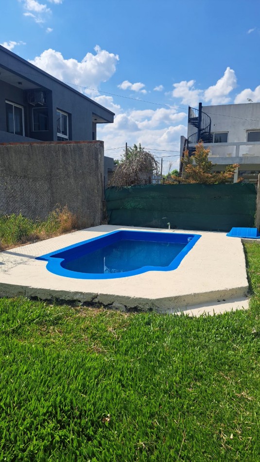 La Carolina, el Viraro al 6100, casa amplia de 3 dormitorios, quincho, pileta y patio.