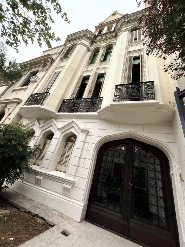 Bv Oroño 400, importante propiedad de 9 ambientes amplios, ideal oficinas.