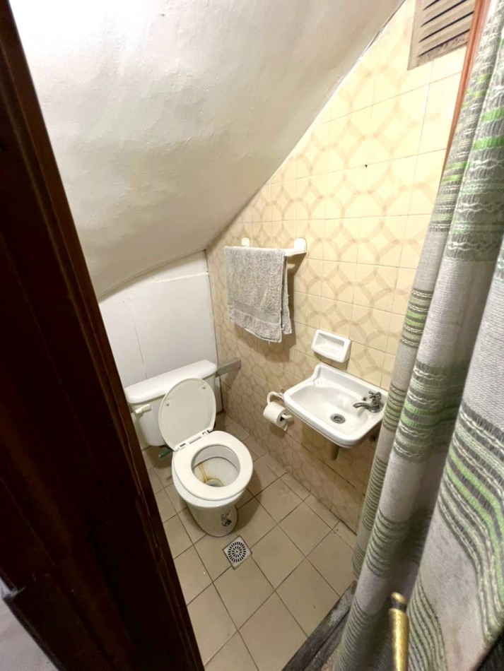 Bv Oroño 400, importante propiedad de 9 ambientes amplios, ideal oficinas.