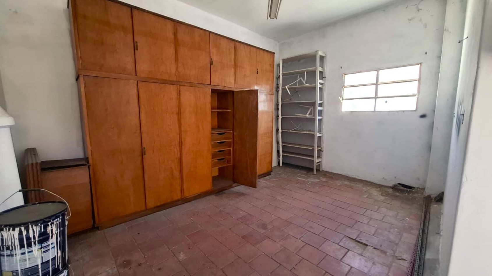 Reconquista al 900, excelente zona, casa amplia de 3 dormitorios, con oficina.