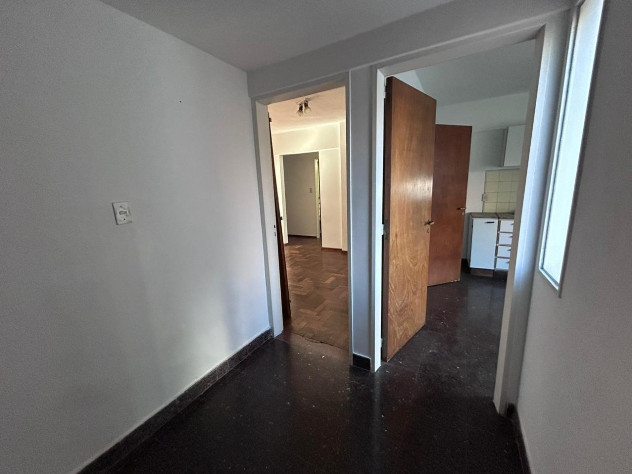 Departamento en Venta, 2 dormitorios - 3 de Febrero, Pueyrredon, Barrio Lourdes.