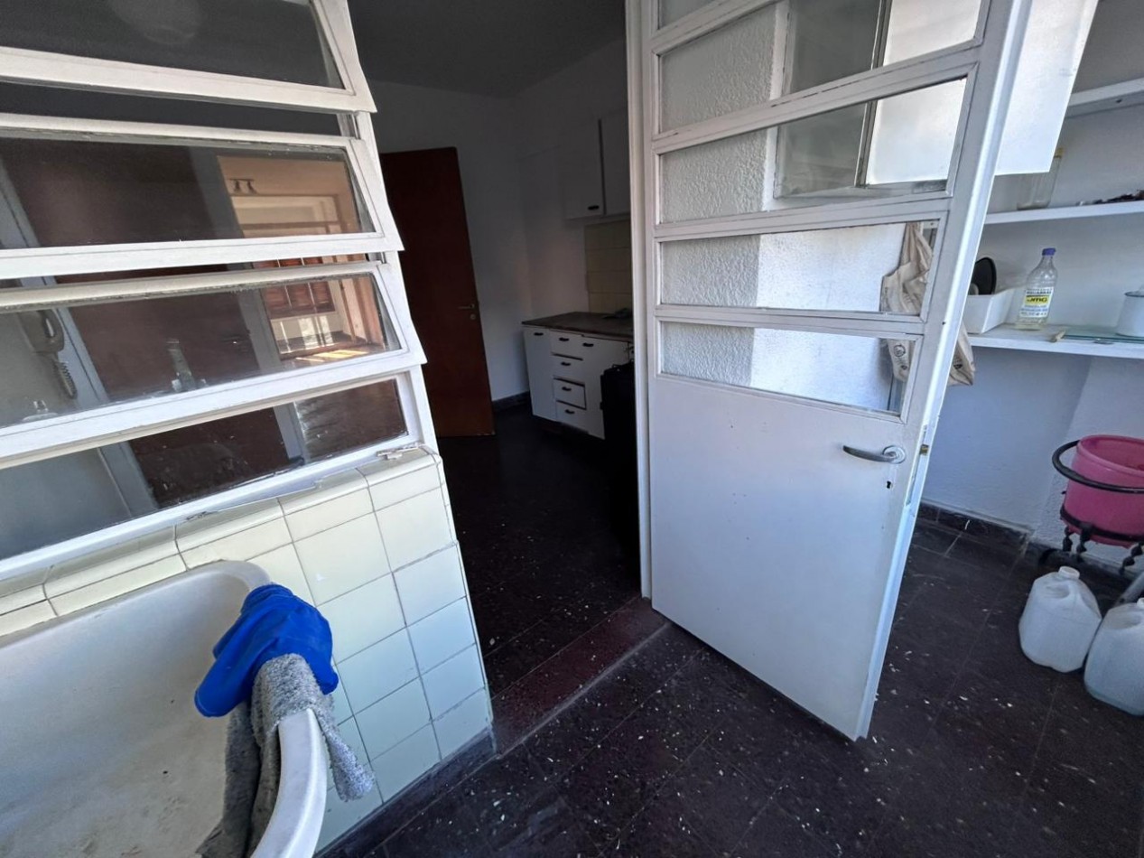 Departamento en Venta, 2 dormitorios - 3 de Febrero, Pueyrredon, Barrio Lourdes.