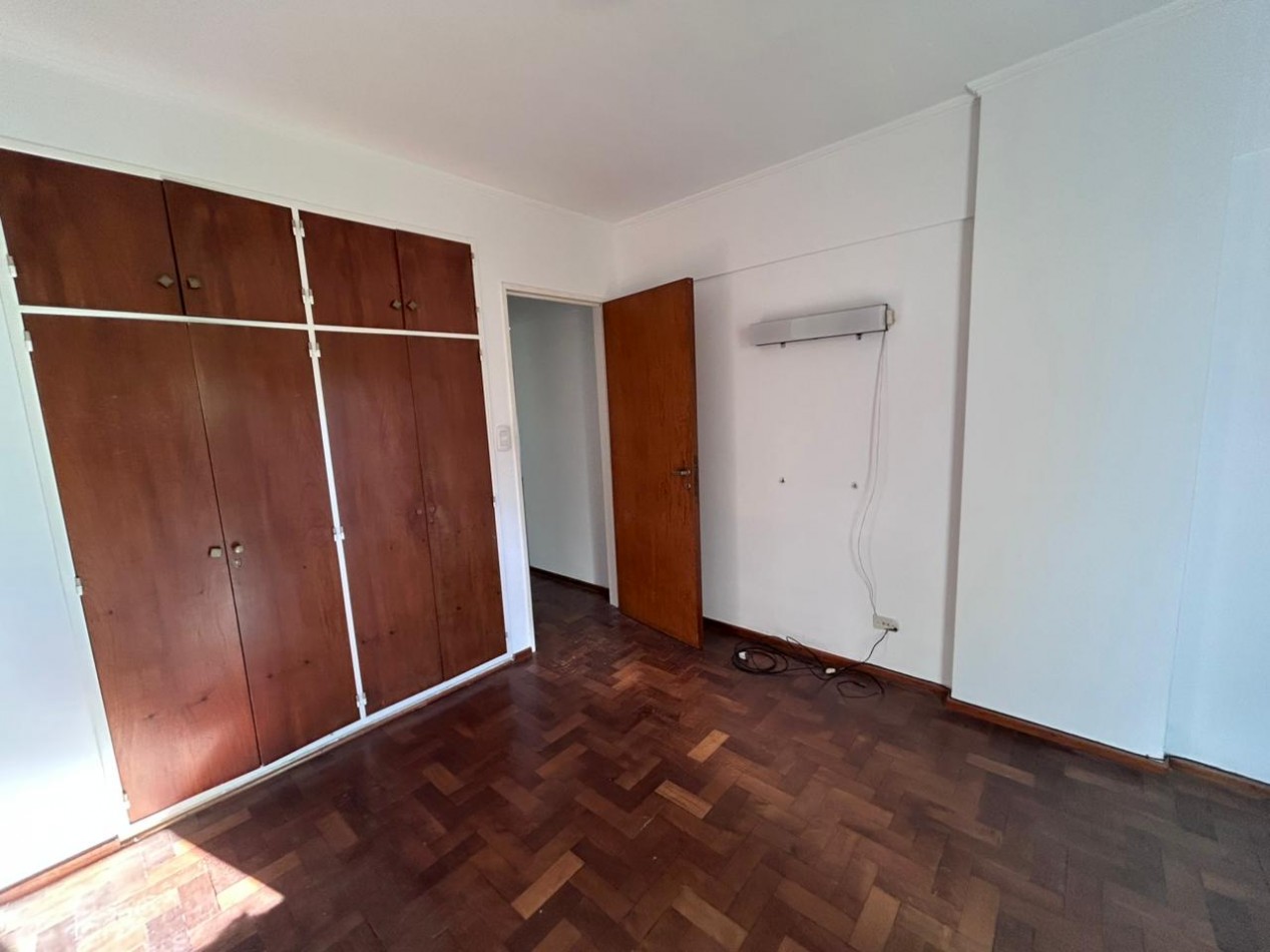 Departamento en Venta, 2 dormitorios - 3 de Febrero, Pueyrredon, Barrio Lourdes.