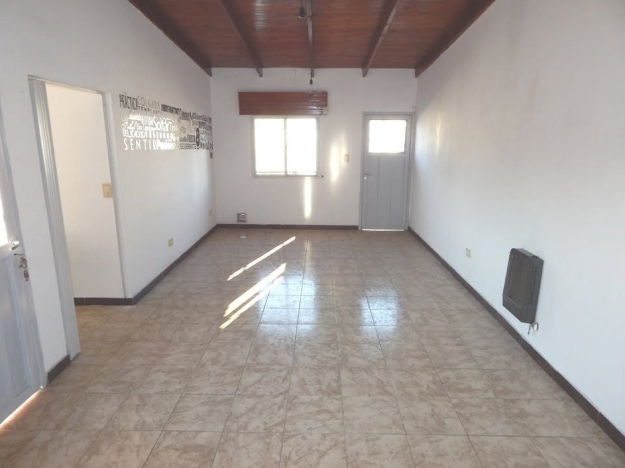 Junin 1200, propiedad interna, dos dormitorios, excelente estado.