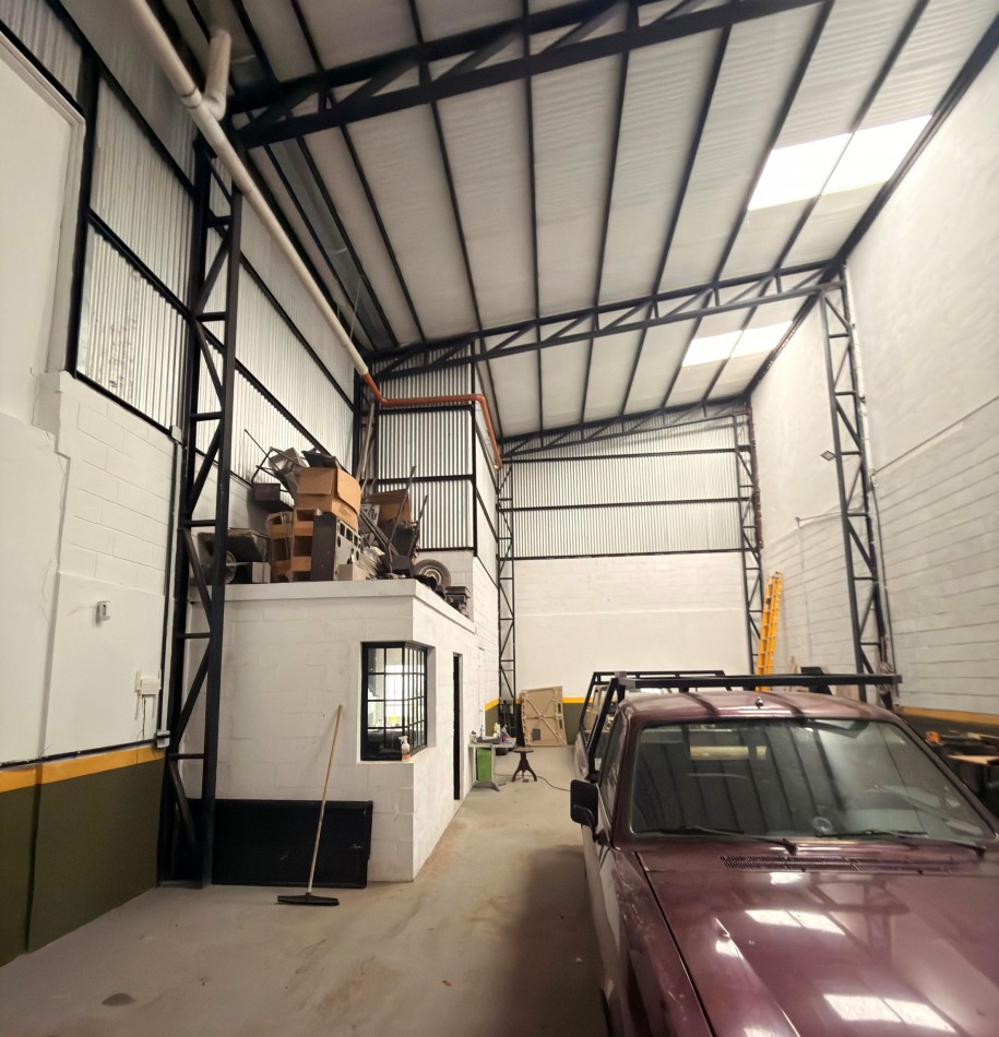 A estrenar, Galpon 110M2, en venta - Union 2600, Rosario