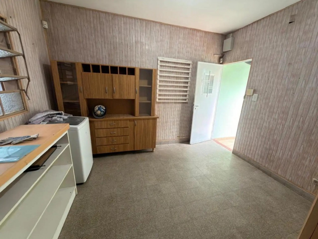 Hilarion Quintana 1200, propiedad de pasillo, 2 dormitorios, patio