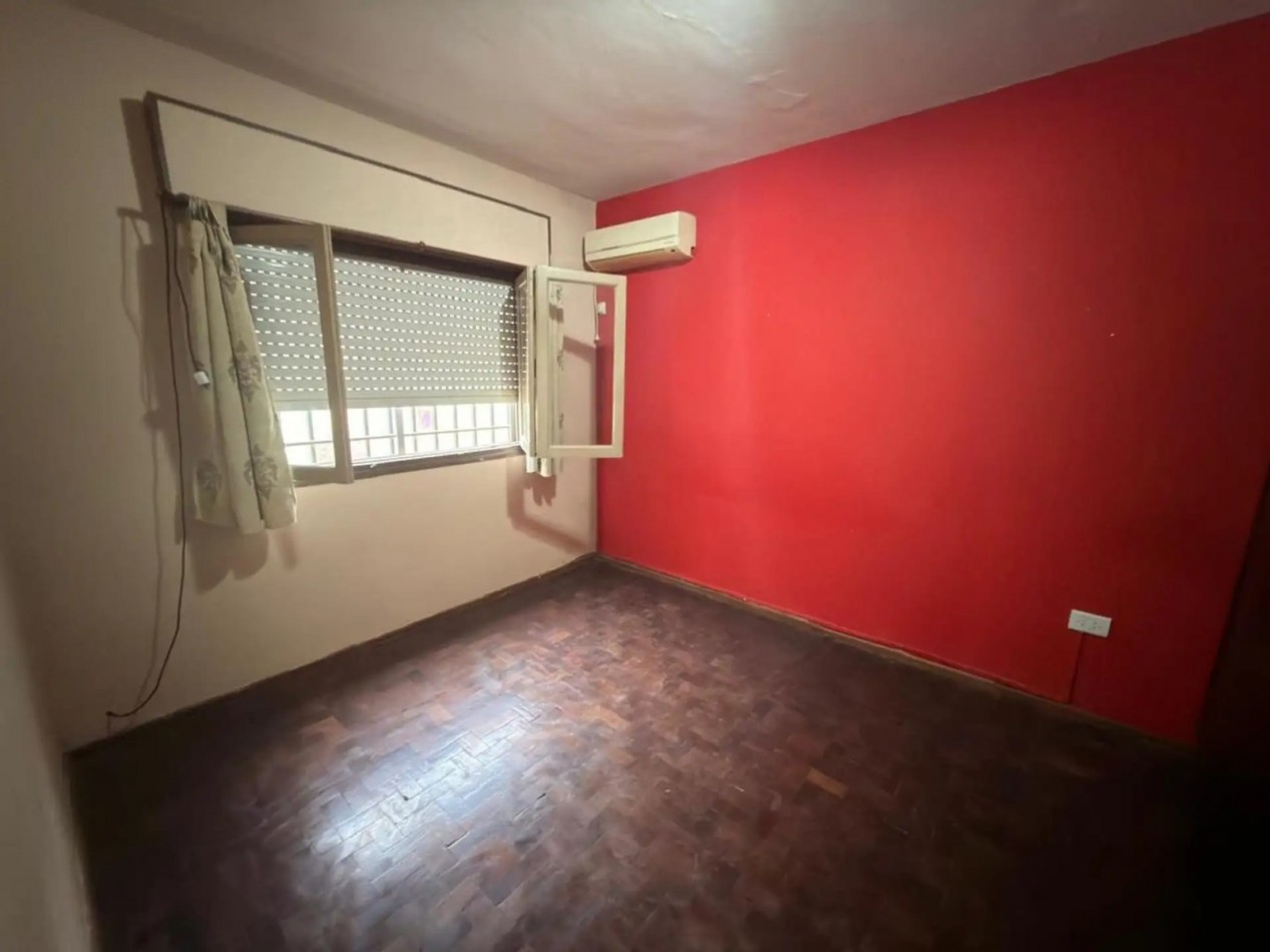 Hilarion Quintana 1200, propiedad de pasillo, 2 dormitorios, patio