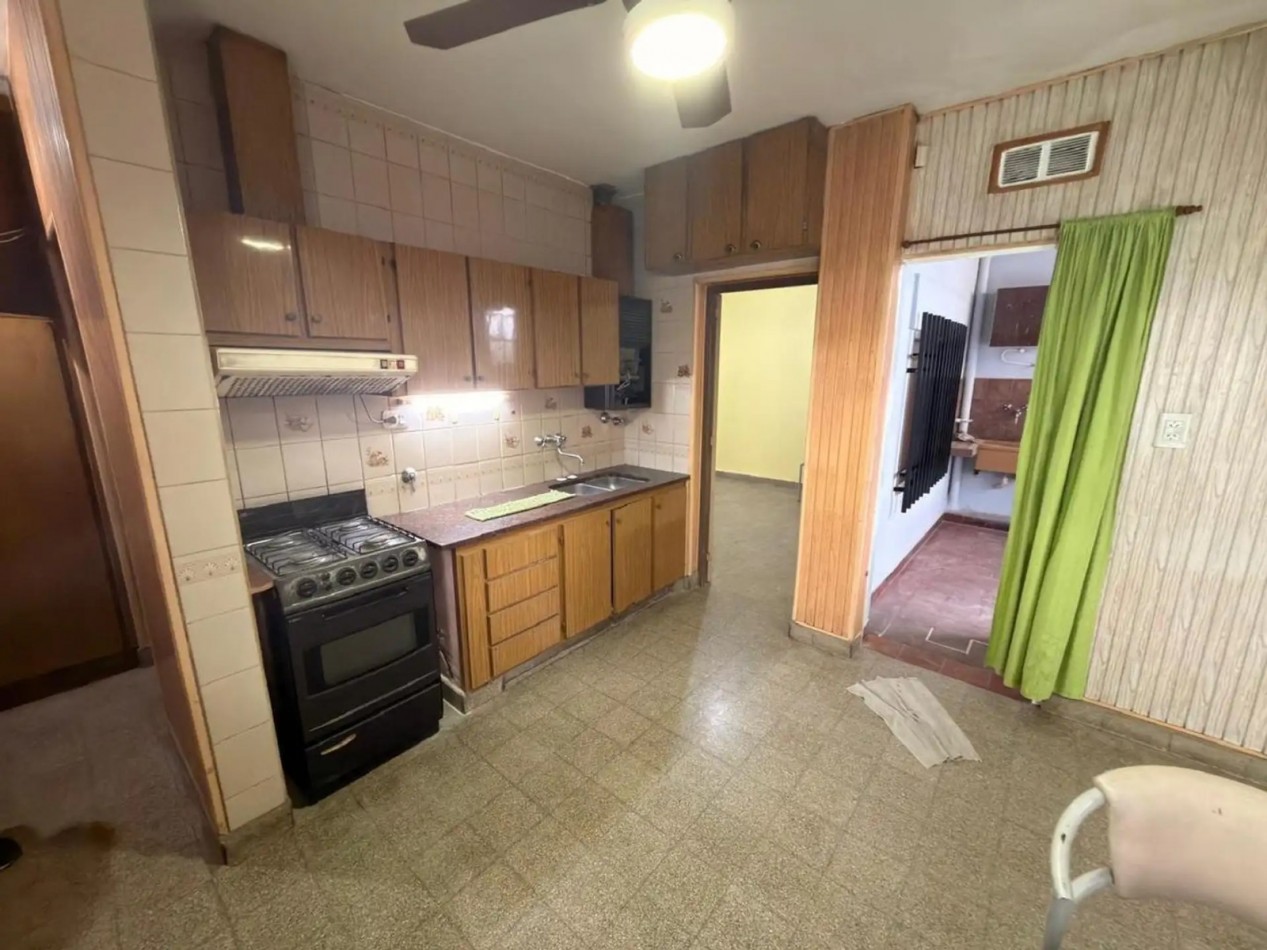 Hilarion Quintana 1200, propiedad de pasillo, 2 dormitorios, patio