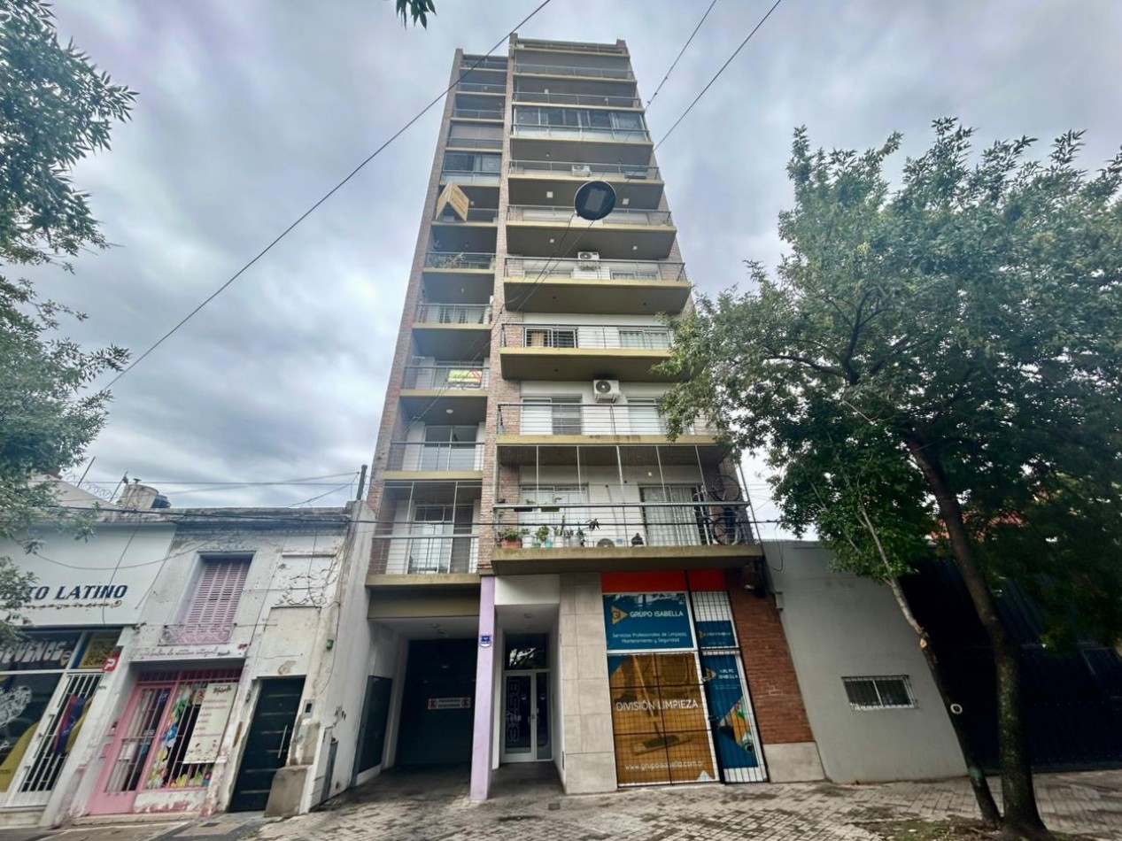 Mitre, 3200, departamento contrafrente, 1 dormitorio, piso 8, balcon corrido. 