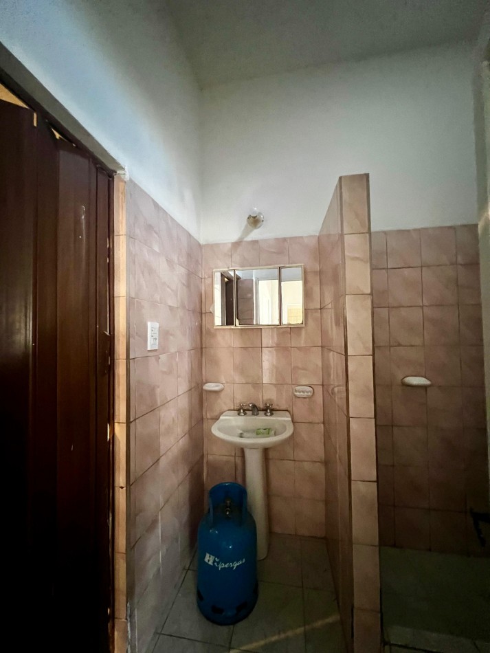 CASA EN ALQUILER,  CENTENO N° 1400, 1 DORMITORIO 