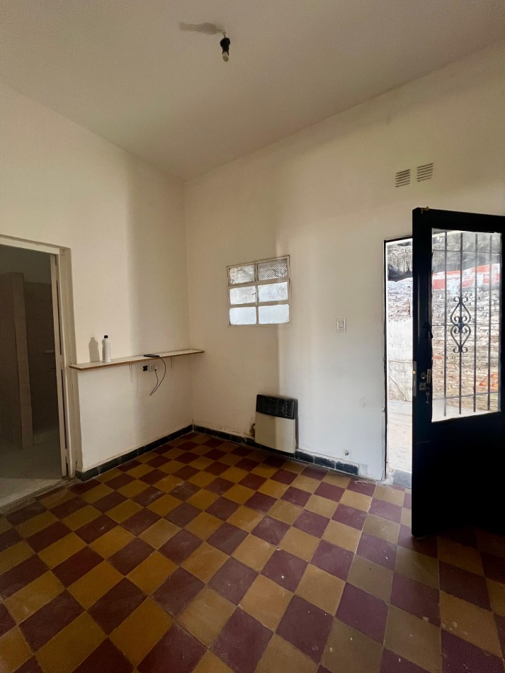 CASA EN ALQUILER,  CENTENO N° 1400, 1 DORMITORIO 