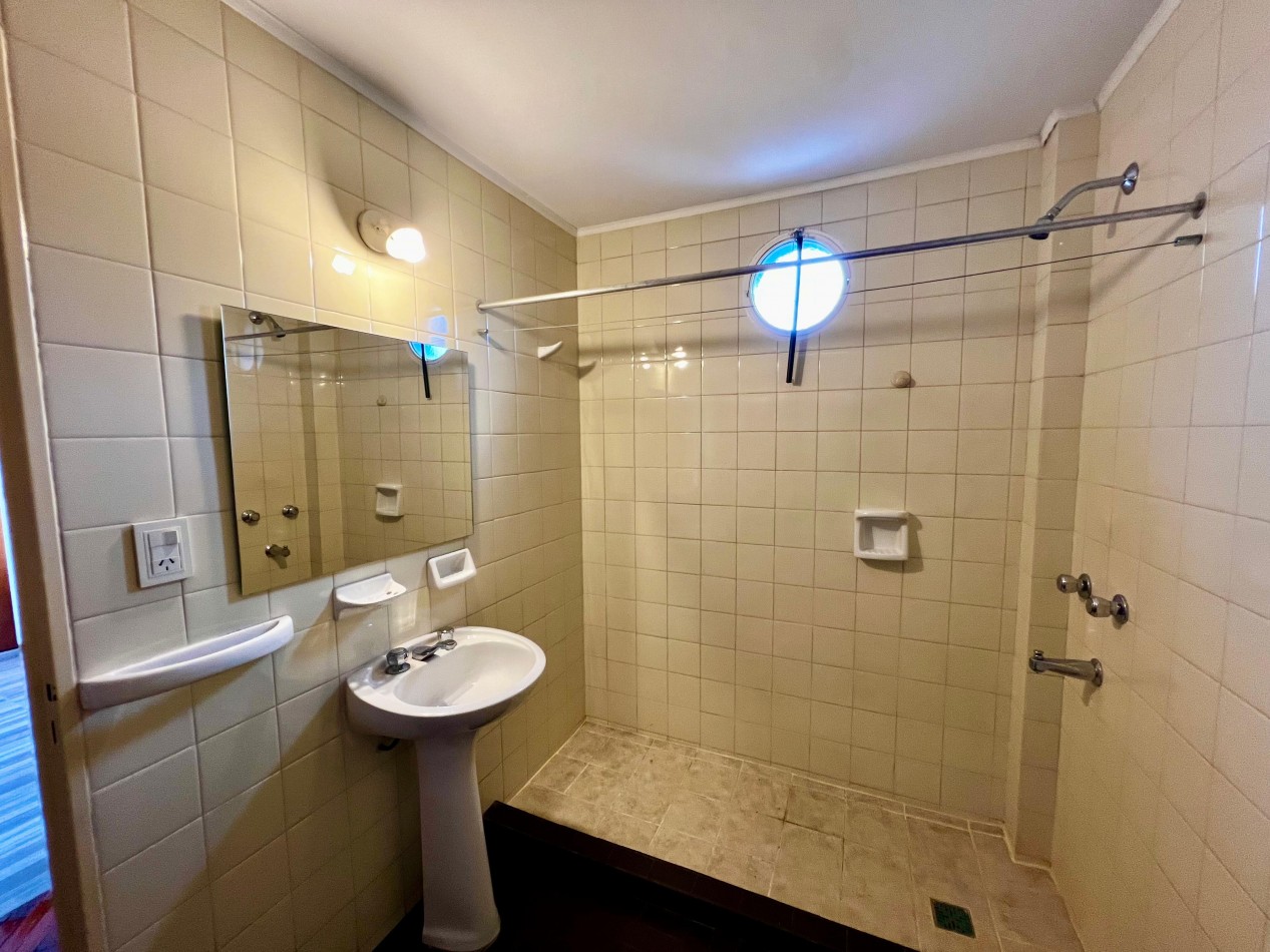 San Juan 3000, departamento amplio, 1 dormitorio, balcon.