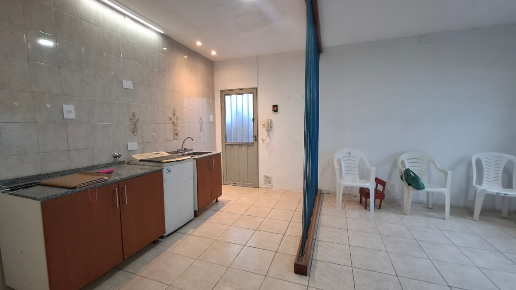 Pje Wood 4000 (Avellaneda 2200) Monoambiente interno con Patio y terraza con parrillero