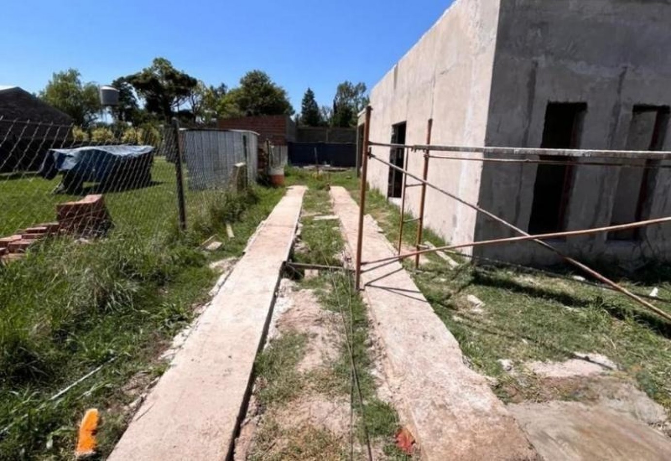 Casa en construccion en San Lorenzo, Timbues - 1 Dormitorio con patio!