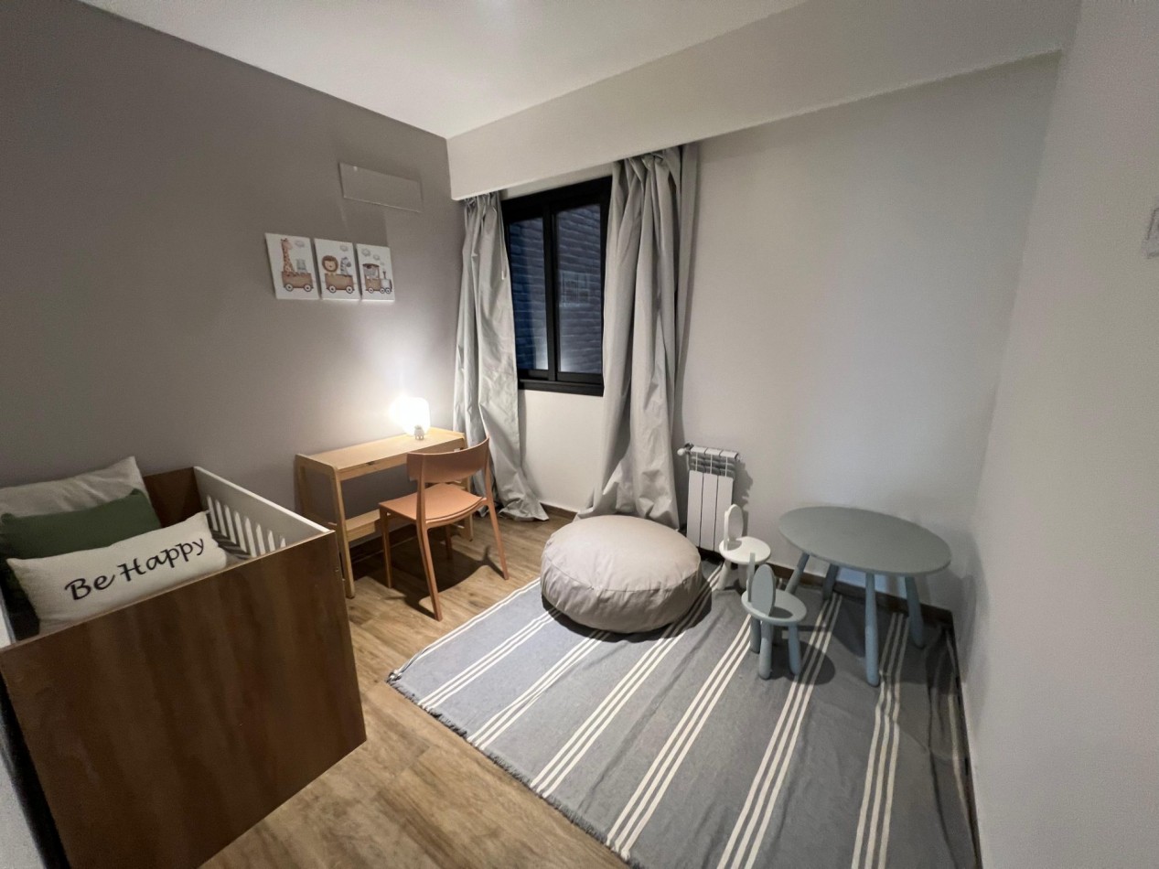 Montevideo 900 - Amplio departamento de 3 dormitorios con balcon con parrillero | 94 m²  