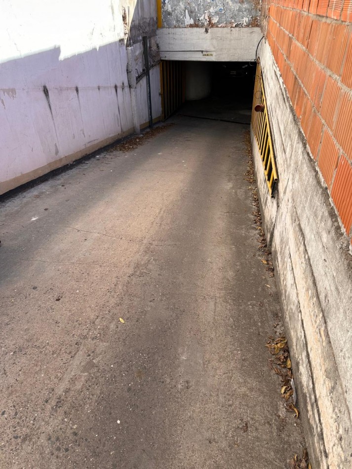 Cochera en venta en Corrientes 300 - Sin expensas