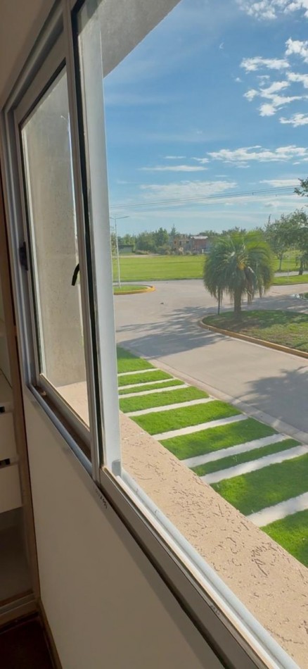 Duplex de 2 Dormitorios con Jardin y Doble Cochera en Tierra de Sueños III - Roldan