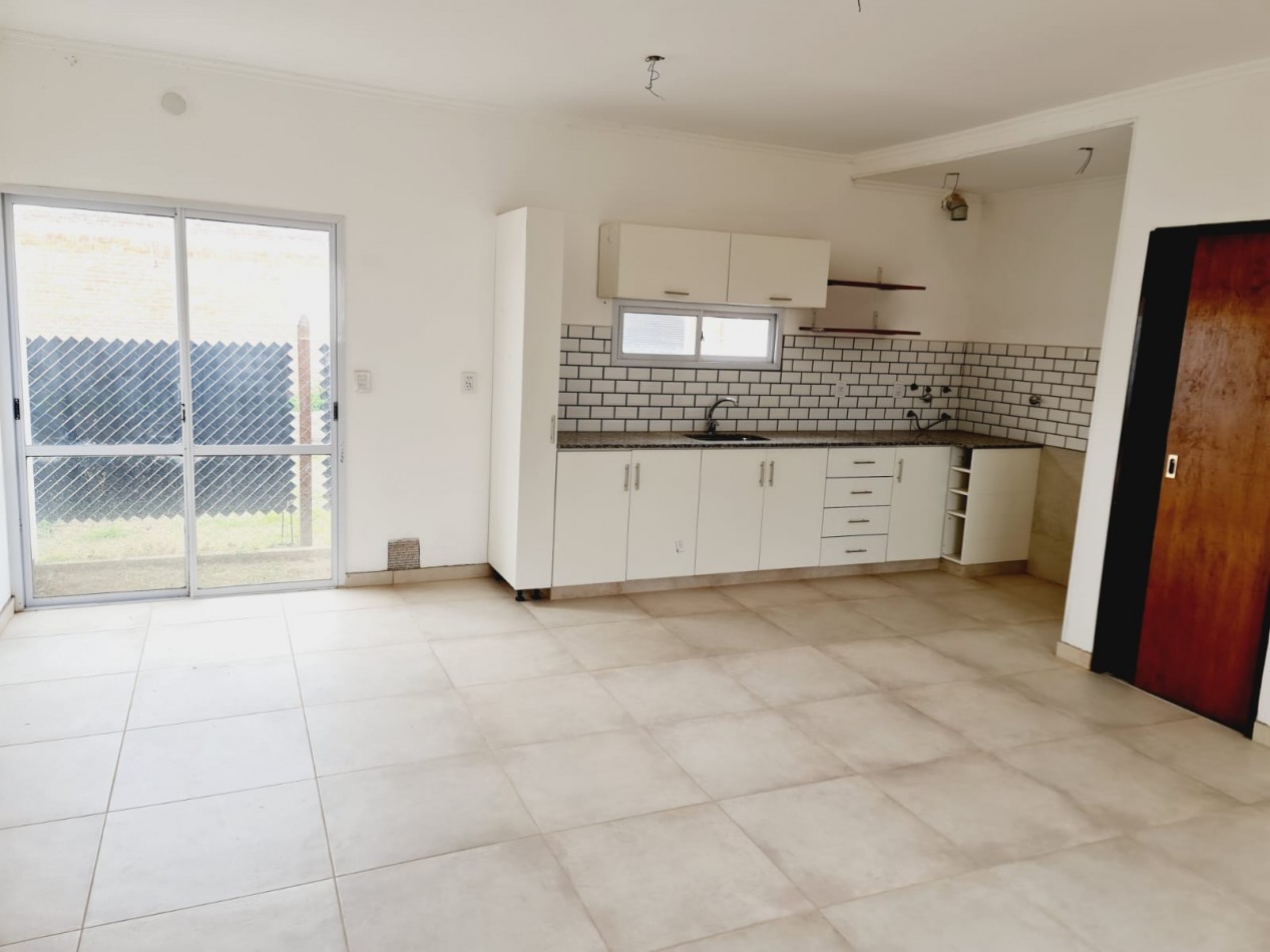 Duplex de 2 Dormitorios con Jardin y Doble Cochera en Tierra de Sueños III - Roldan