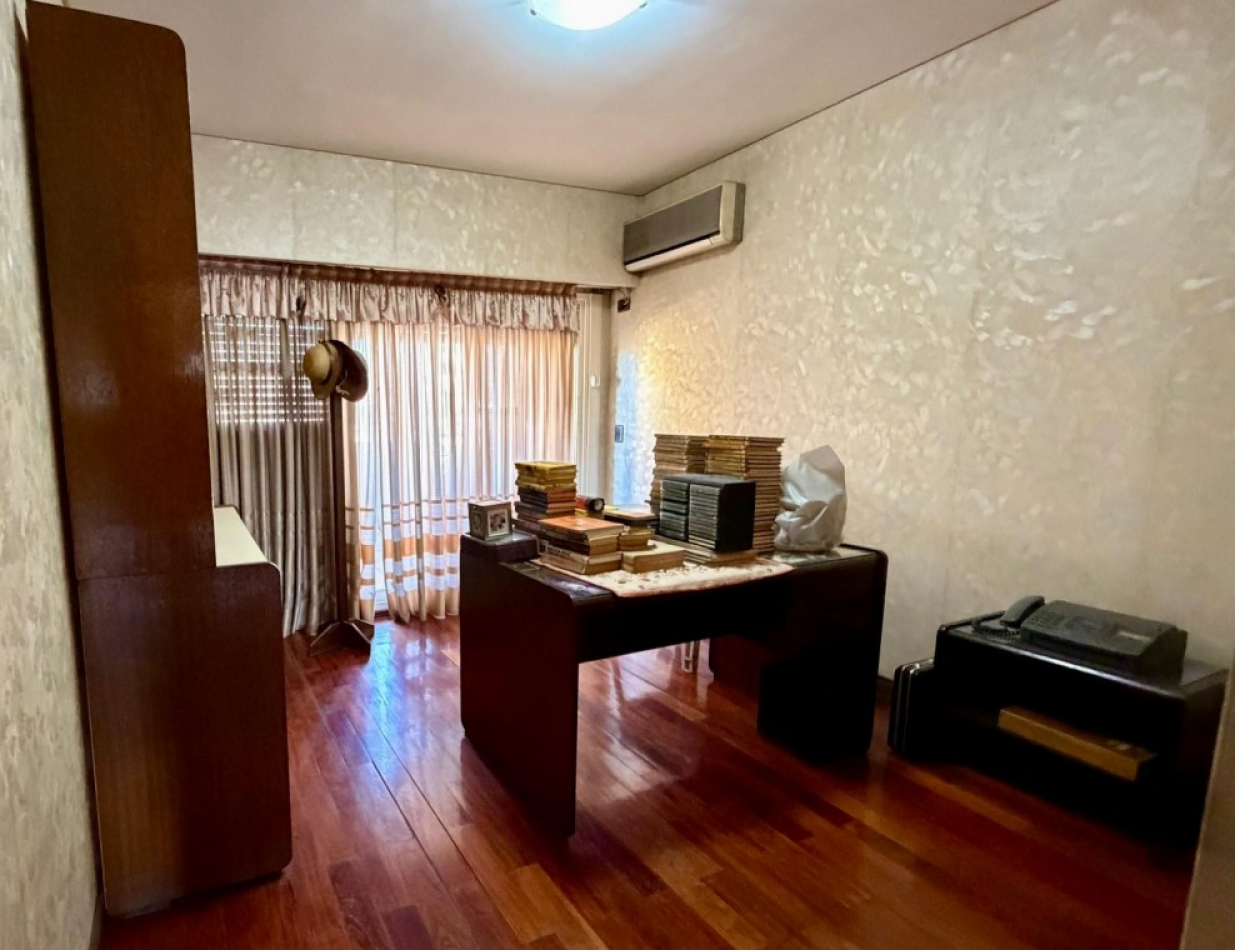 DEPARTAMENTO DE 3 DORMITORIOS, FRENTE , COCHERA Y AMENITIS, - PELLEGRINI 840; PISO 8 