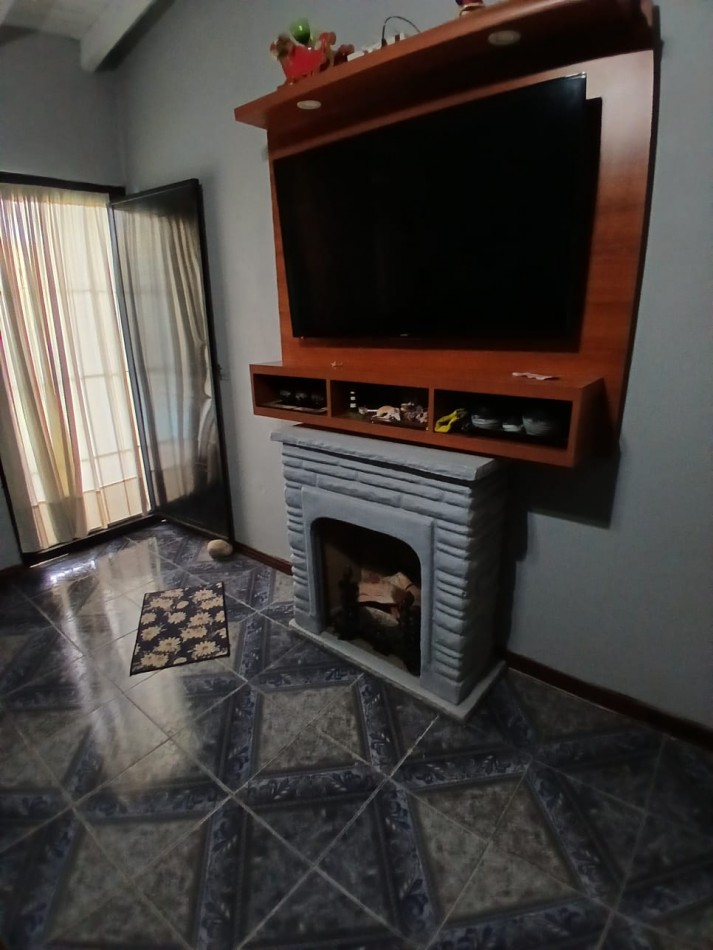 Miller 1400 Casa de 3 dormitorios - Zona Casiano Casas 