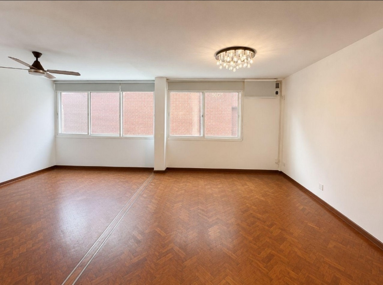 Italia 600, Departamento de 2 dormitorios, primer piso, excelente zona.