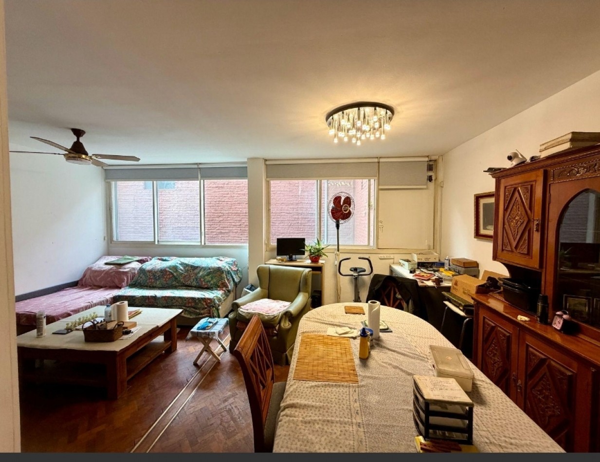 Italia 600, Departamento de 2 dormitorios, primer piso, excelente zona.