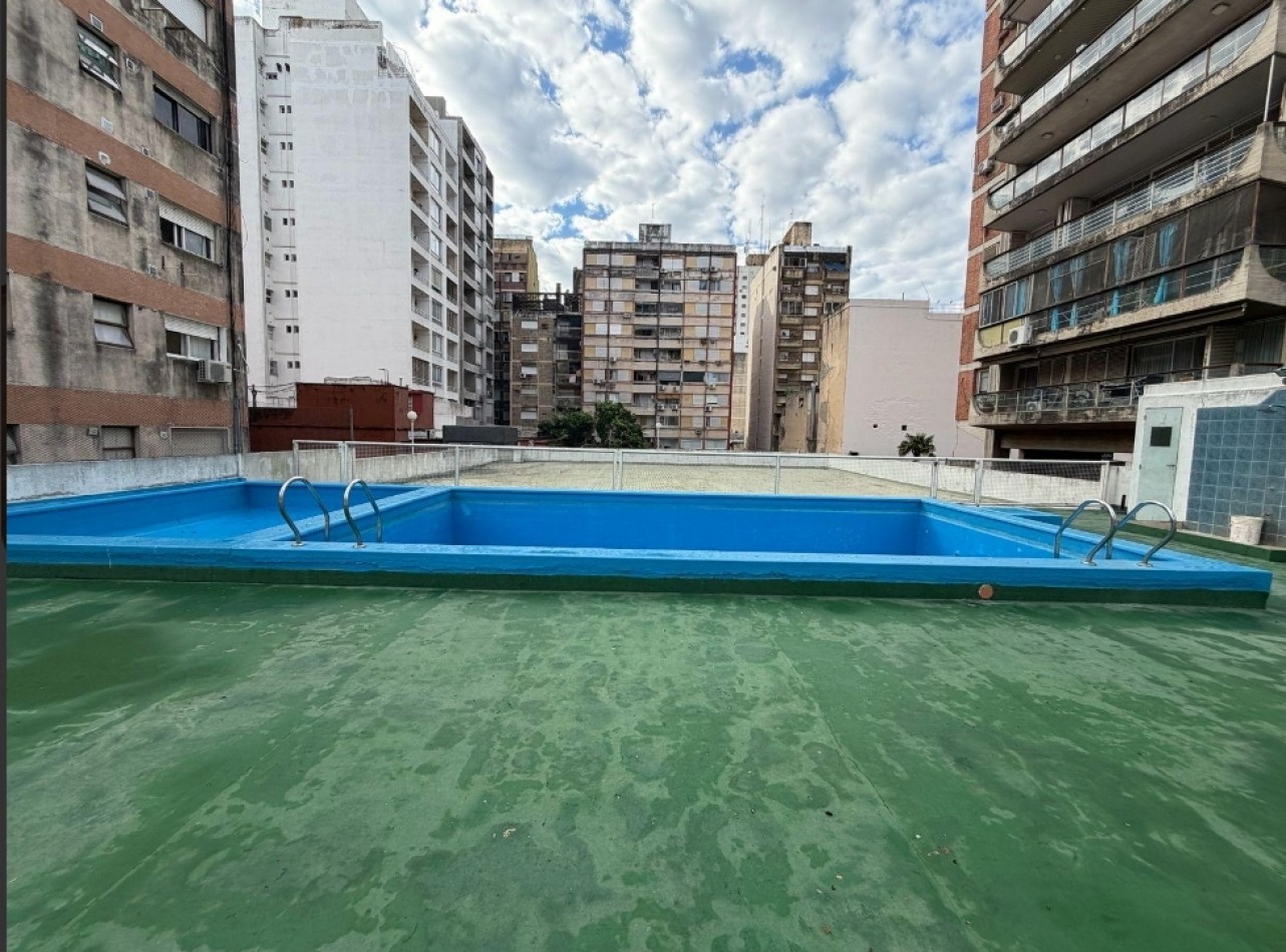 Italia 600, Departamento de 2 dormitorios, primer piso, excelente zona.