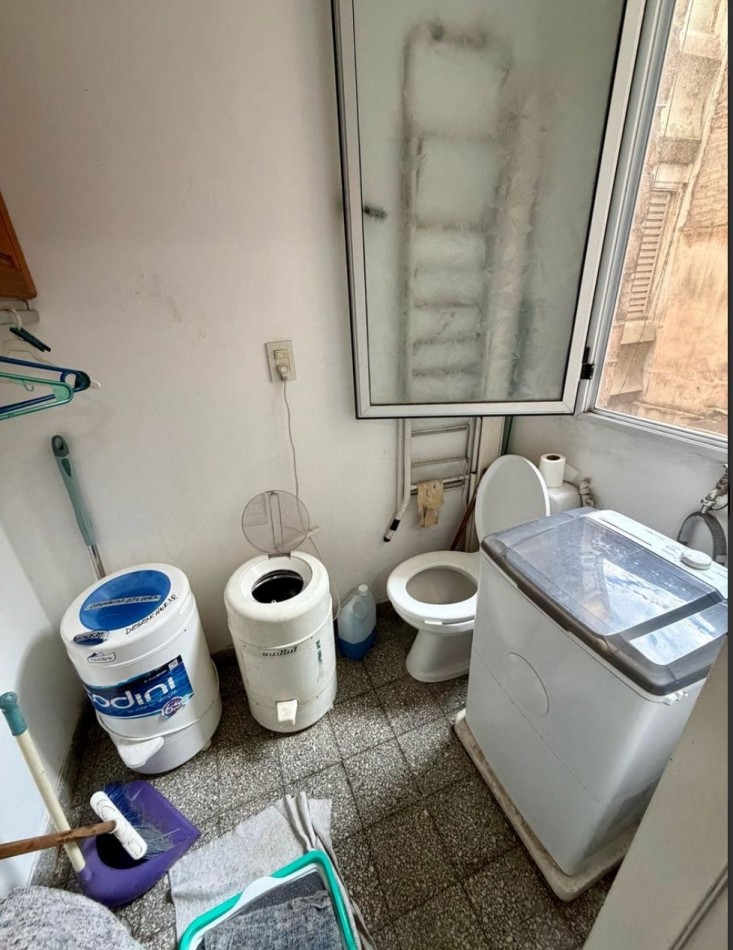 Italia 600, Departamento de 2 dormitorios, primer piso, excelente zona.