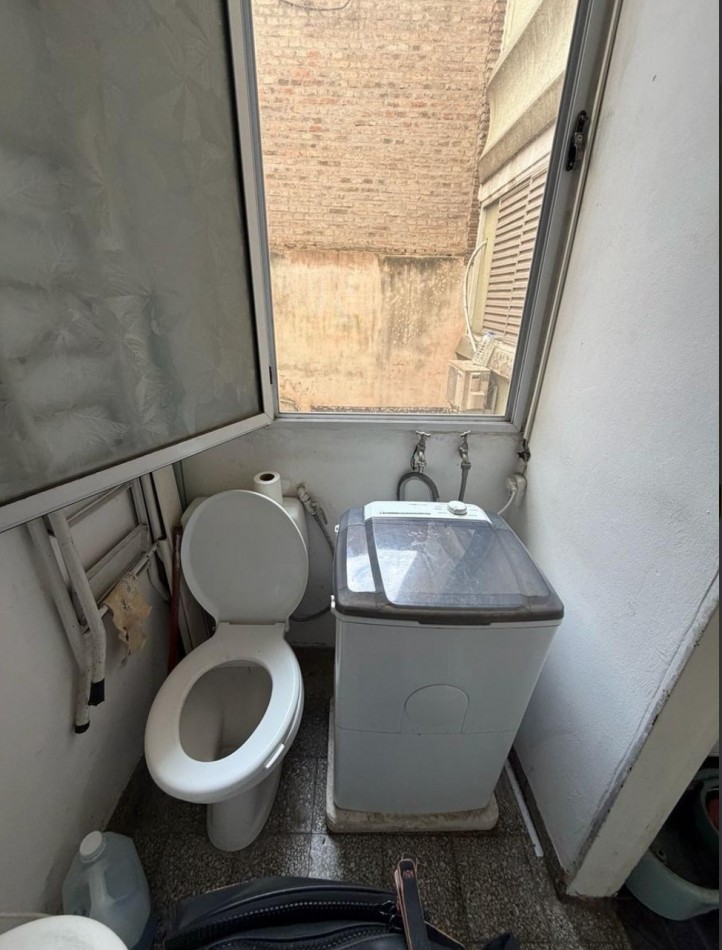 Italia 600, Departamento de 2 dormitorios, primer piso, excelente zona.