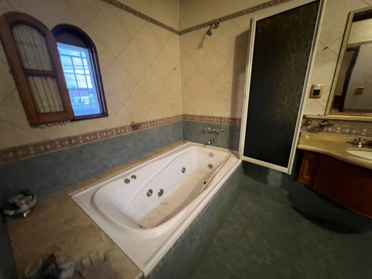 Casa en venta, 4 dormitorios - Gaboto 730, entre Laprida y Buenos Aires - Rosario