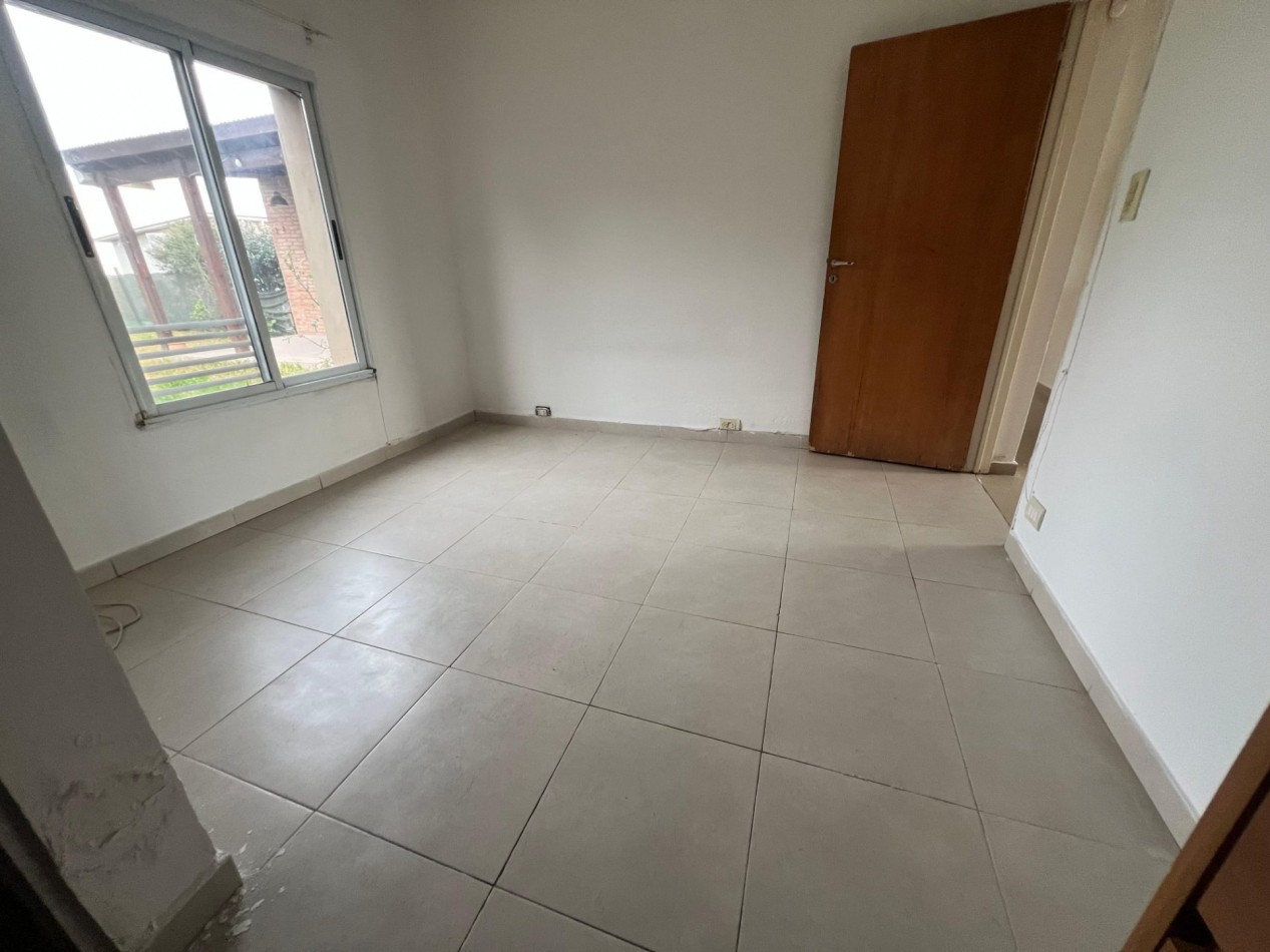 Tierra de sueños 2, M. L. King 2600. Moderna casa con 3 dormitorios, cochera, quincho y pileta!!