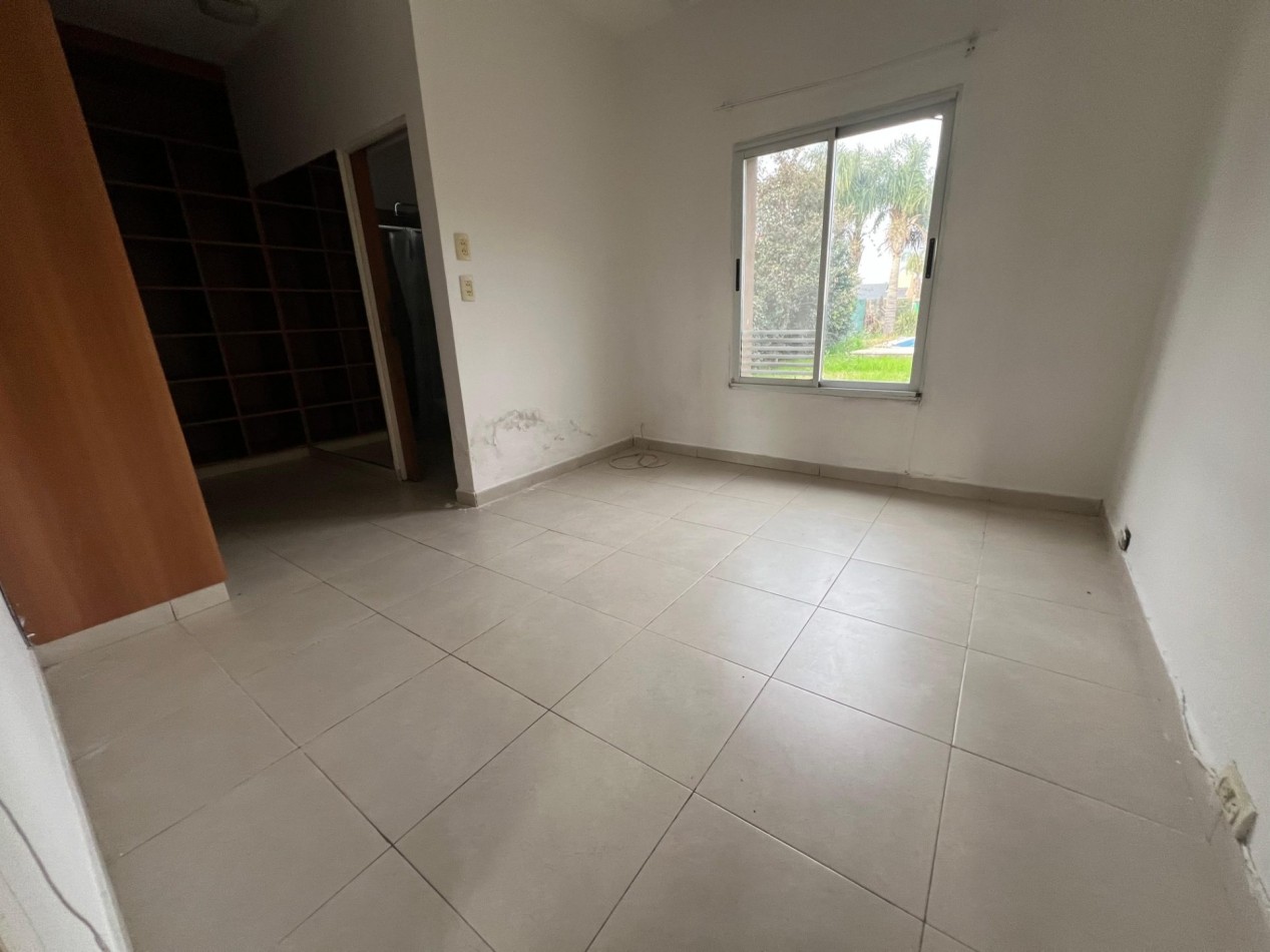 Tierra de sueños 2, M. L. King 2600. Moderna casa con 3 dormitorios, cochera, quincho y pileta!!