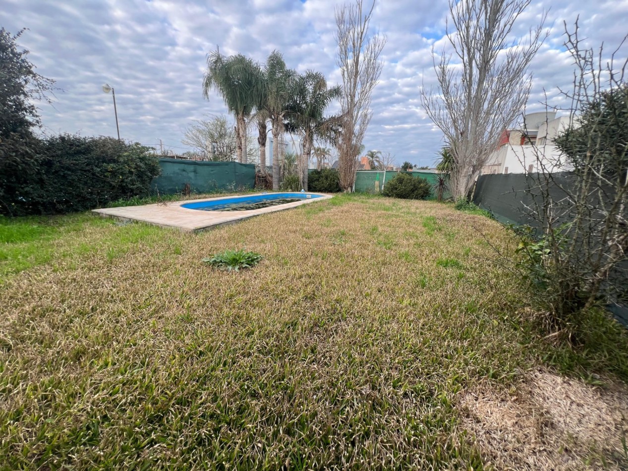 Tierra de sueños 2, M. L. King 2600. Moderna casa con 3 dormitorios, cochera, quincho y pileta!!
