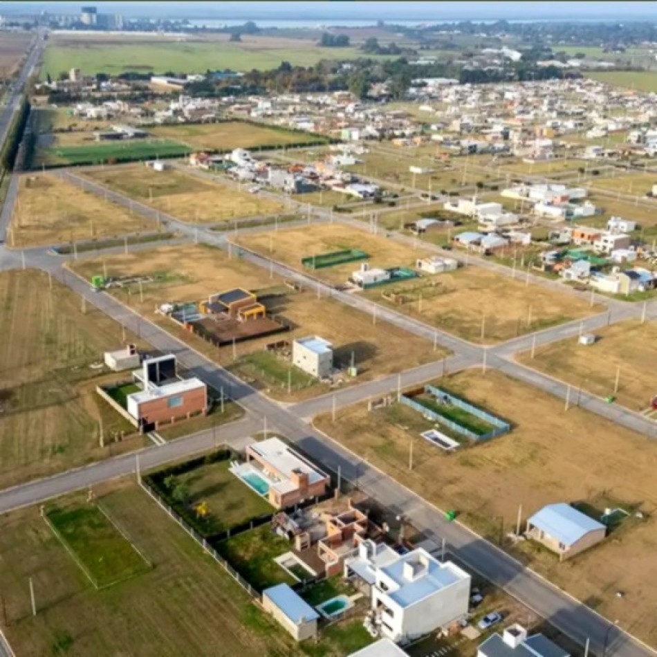 Barrio Serena, Alvear, terreno de 250 m2, excelente zona