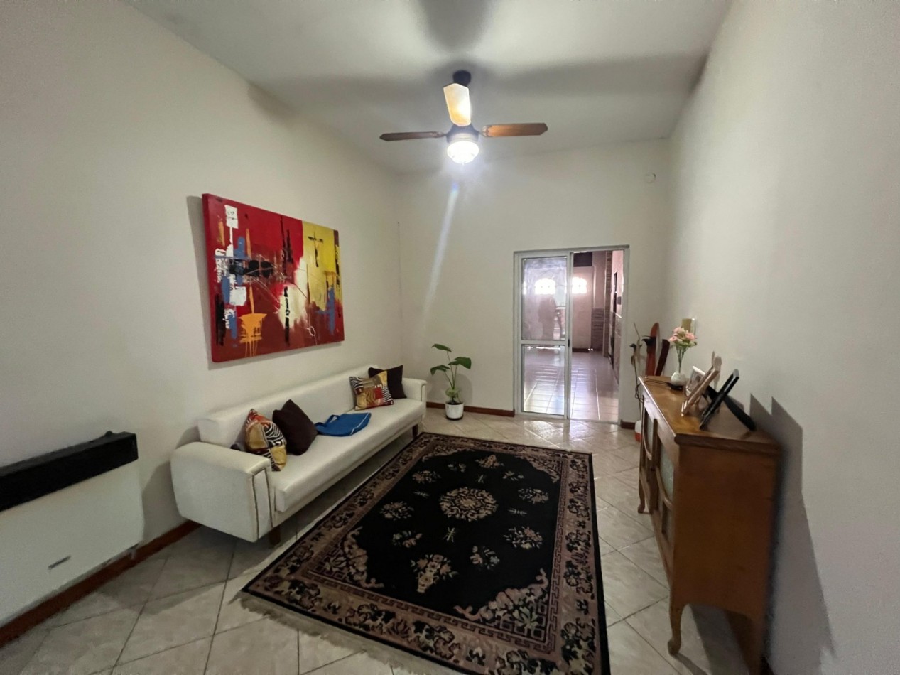 Sugasti 3400, casa de dos dormitorios + construccion a terminar.