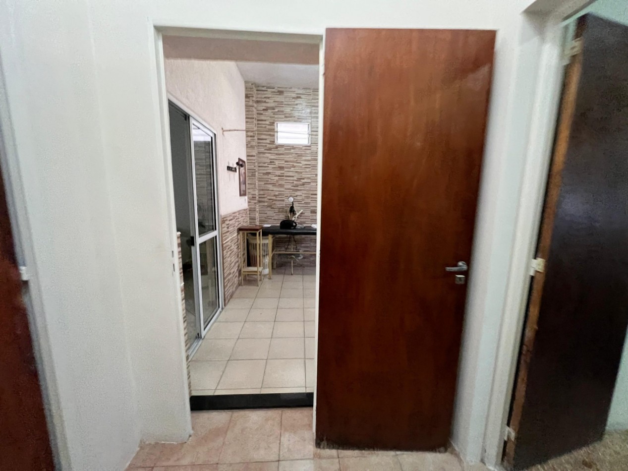 Sugasti 3400, casa de dos dormitorios + construccion a terminar.