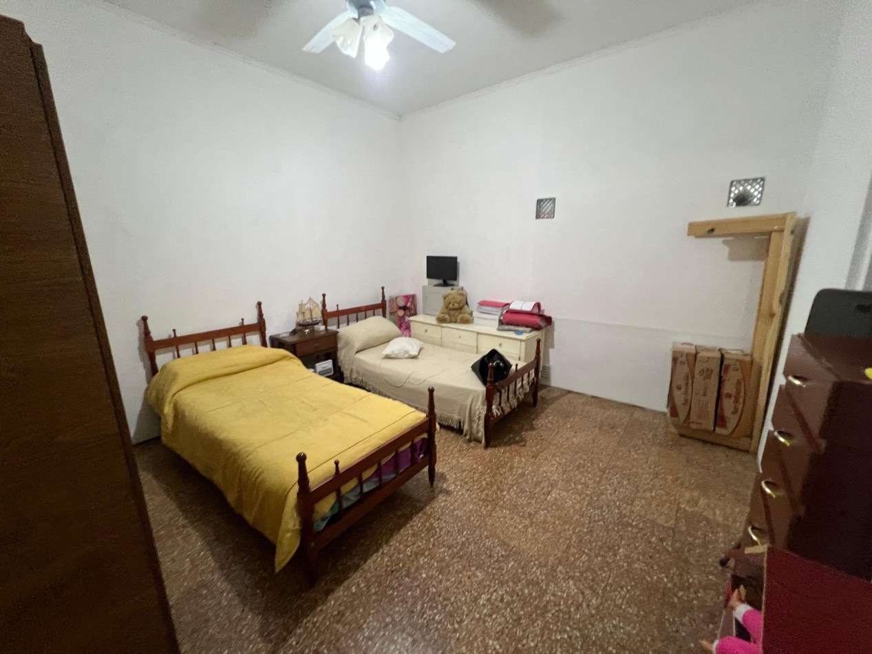 Sugasti 3400, casa de dos dormitorios + construccion a terminar.