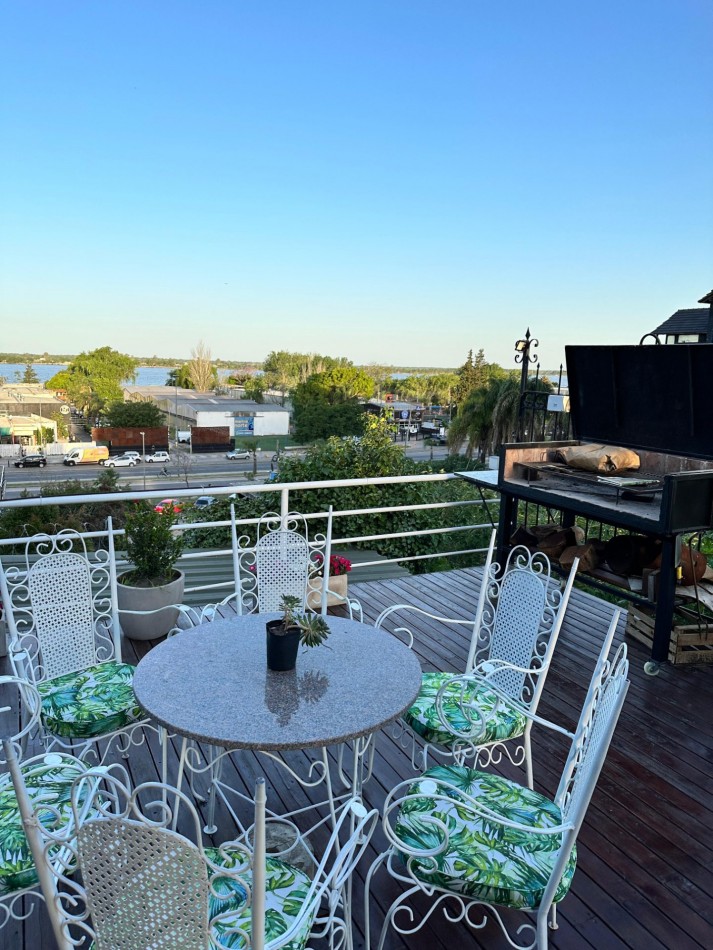 Alberdi, impresionante propiedad, con piscina y vista al Rio Parana