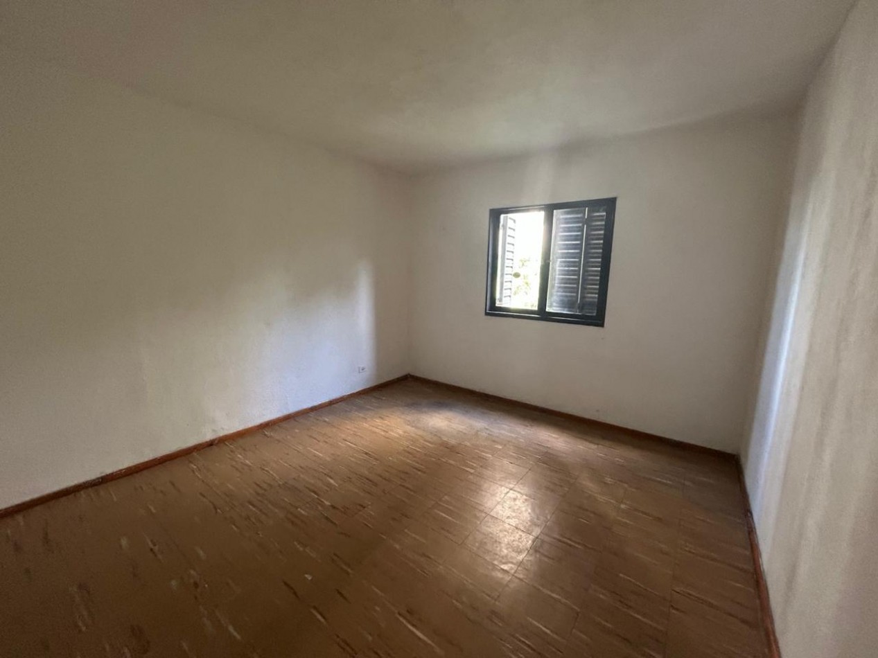 Ovidio Lagos 2800, dos dormitorios, amplio departamento, balcon. 
