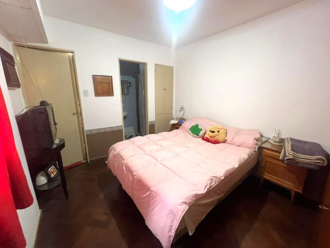 Montevideo 1500, departamento monoambiente dividido. 8vo piso.