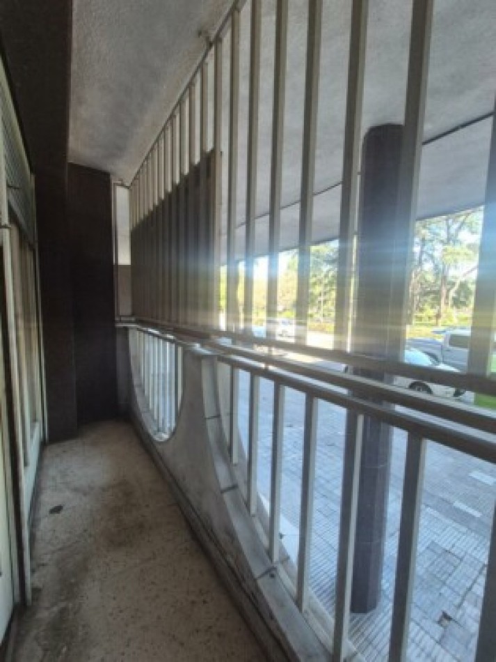 Av. pellegrini al 2300 - Departamento Planta Baja de 3 dormitorio con cohera - piso exclusivo