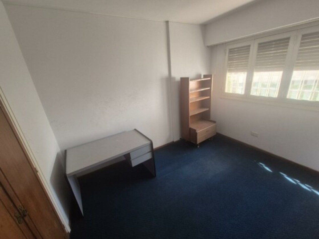 Av. pellegrini al 2300 - Departamento Planta Baja de 3 dormitorio con cohera - piso exclusivo