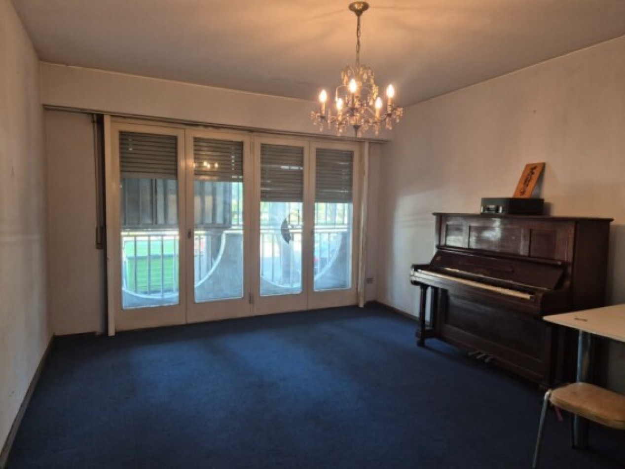 Av. pellegrini al 2300 - Departamento Planta Baja de 3 dormitorio con cohera - piso exclusivo