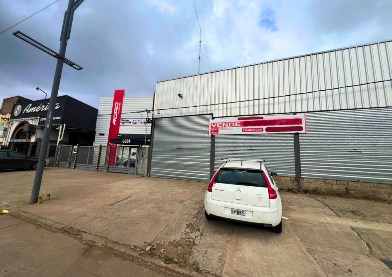 GALPON OV. LAGOS 6700 - CON LOCAL COMERCIAL EN ESQUINA 