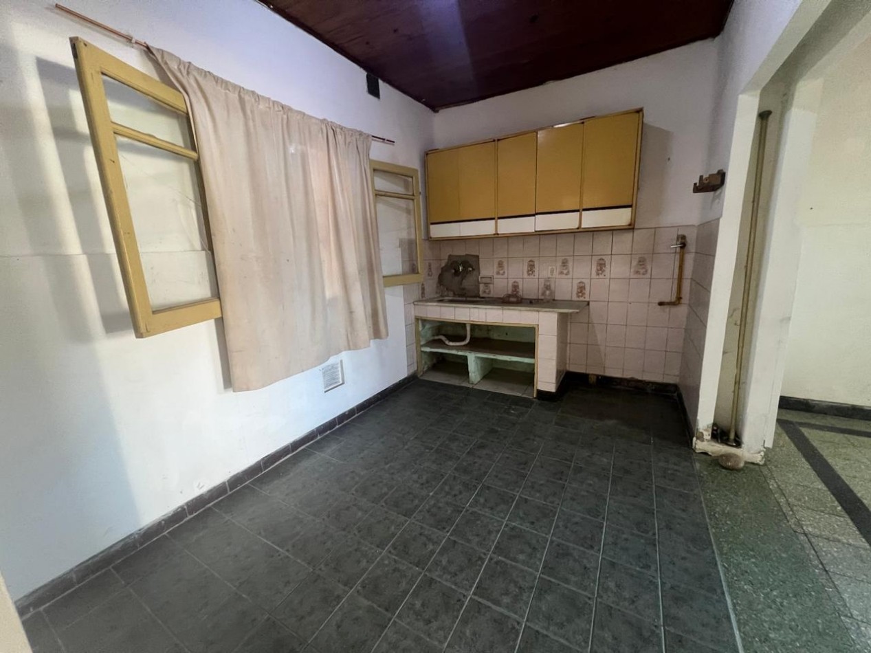 Baigorria, casa dos dormitorios, cochera. Saenz 300