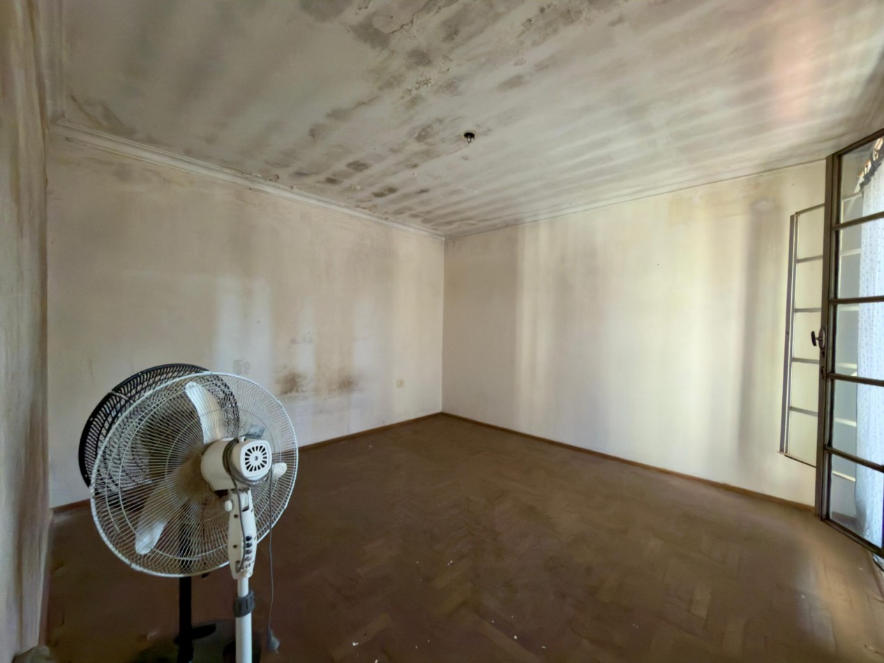 PARAGUAY 2700 - OPORTUNIDAD DE INVERSION | CASA EN PLANTA ALTA (ingreso por pasillo) + LOCAL AL FRENTE 