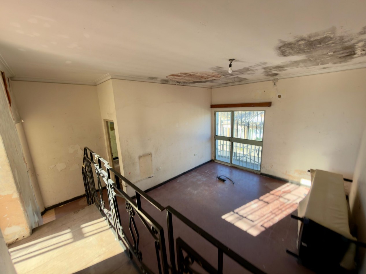 PARAGUAY 2700 - OPORTUNIDAD DE INVERSION | CASA EN PLANTA ALTA (ingreso por pasillo) + LOCAL AL FRENTE 