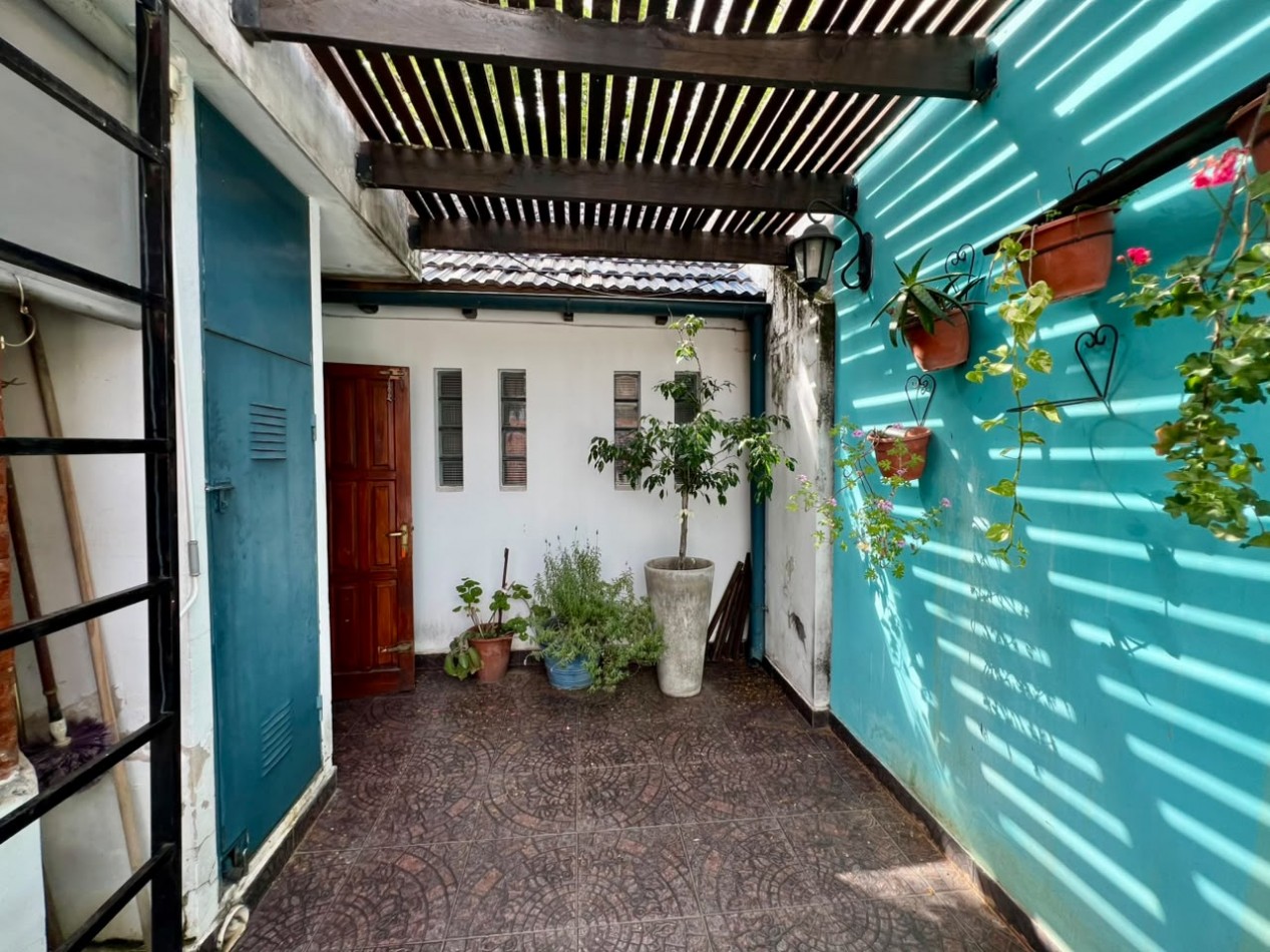 Propiedad de 3 dormitorios, parrillero, cochera.
