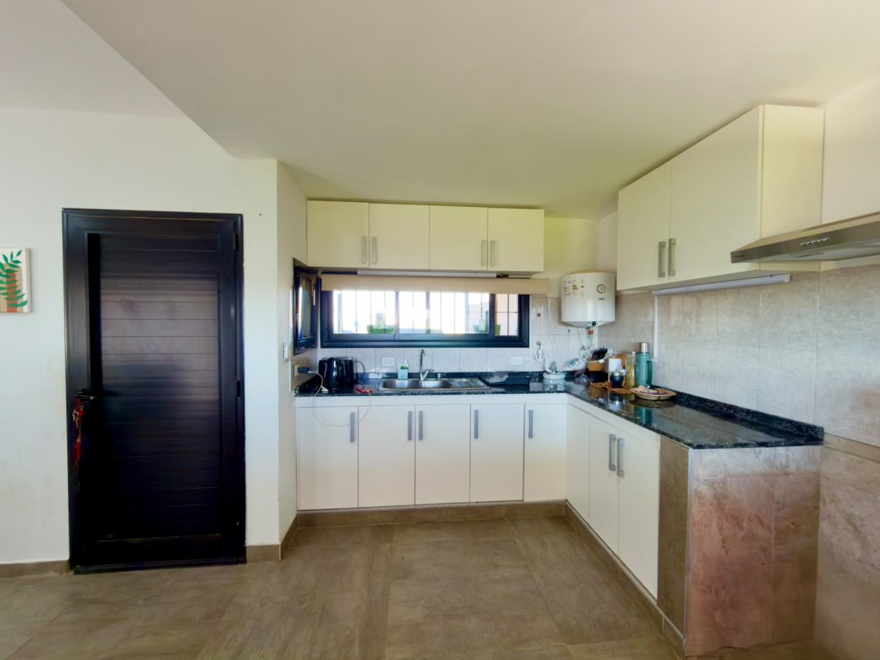 ALQUILER | CASA EN LA TOSCANA DE DOS DORMITORIOS + COCHERA 